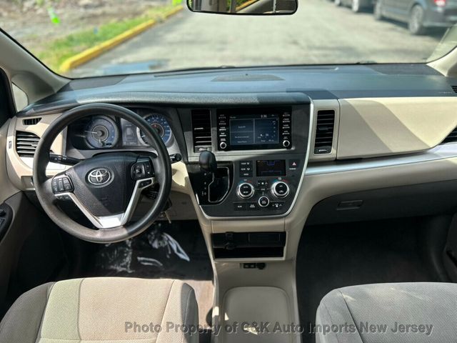 2020 Toyota Sienna L FWD 7-Passenger - 23033775 - 31
