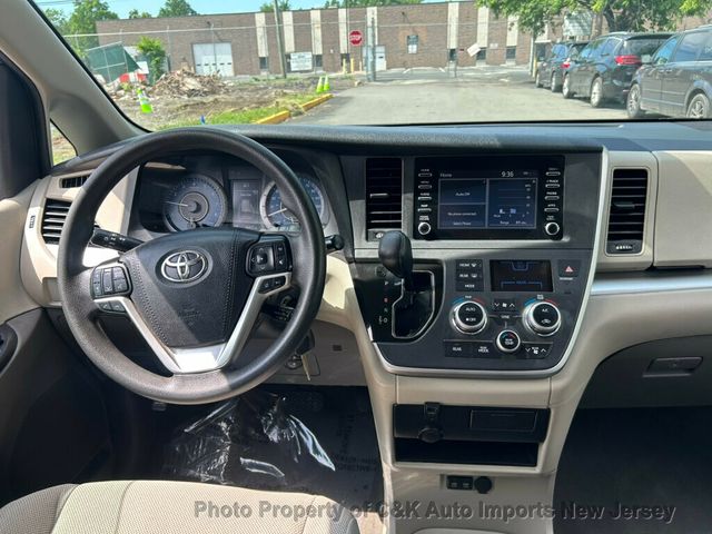 2020 Toyota Sienna L FWD 7-Passenger - 23033775 - 32