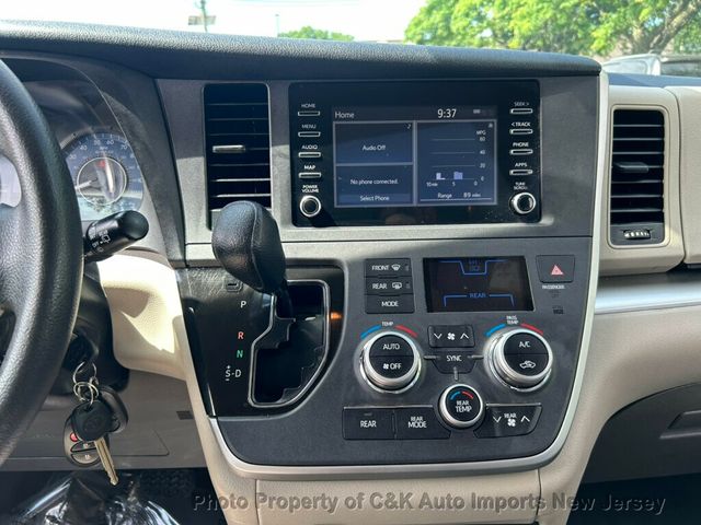 2020 Toyota Sienna L FWD 7-Passenger - 23033775 - 37