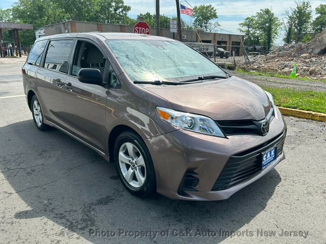 2020 Toyota Sienna L FWD 7-Passenger - 23033775 - 5