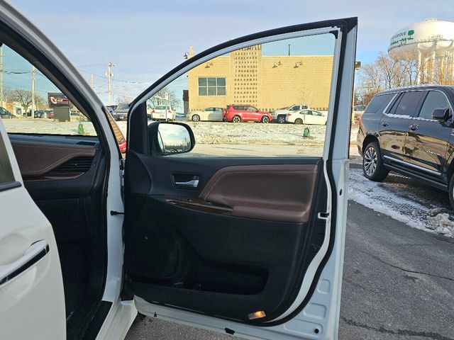 2020 Toyota Sienna Limited Premium AWD 7-Passenger - 22969068 - 25