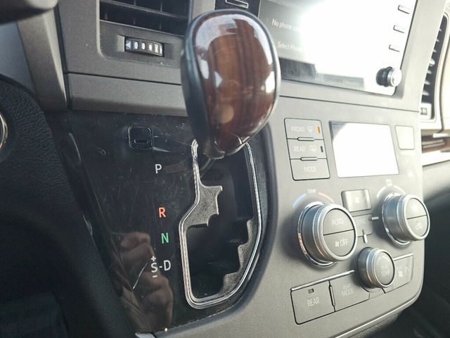 2020 Toyota Sienna Limited Premium AWD 7-Passenger - 22969068 - 28