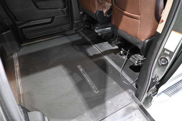 2020 Toyota Sienna Limited Premium FWD 7-Passenger - 23020012 - 18