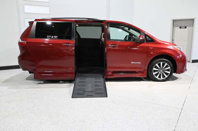 2020 Toyota Sienna Limited Premium FWD 7-Passenger - 23096555 - 16