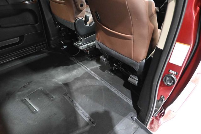 2020 Toyota Sienna Limited Premium FWD 7-Passenger - 23096555 - 18