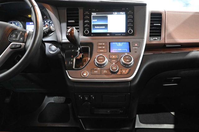 2020 Toyota Sienna Limited Premium FWD 7-Passenger - 23096555 - 22