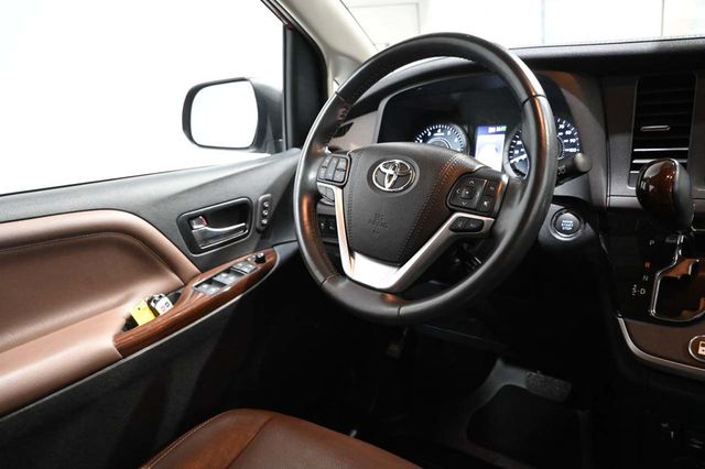 2020 Toyota Sienna Limited Premium FWD 7-Passenger - 23096555 - 23