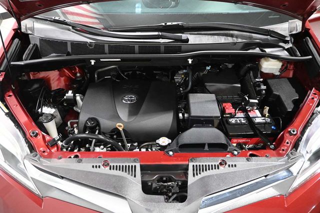2020 Toyota Sienna Limited Premium FWD 7-Passenger - 23096555 - 37