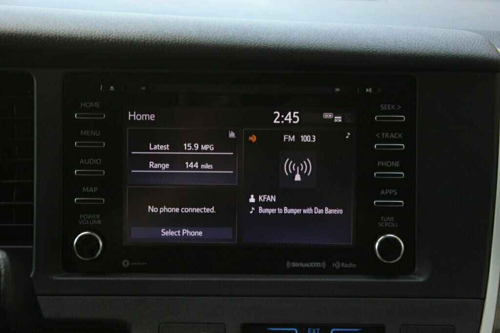 2020 Toyota Sienna LE photo 14