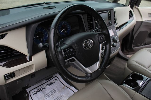 2020 Toyota Sienna ON SALE...AWD XLE LEATHER, MOONROOF NEW  TIRES  - 22870735 - 26