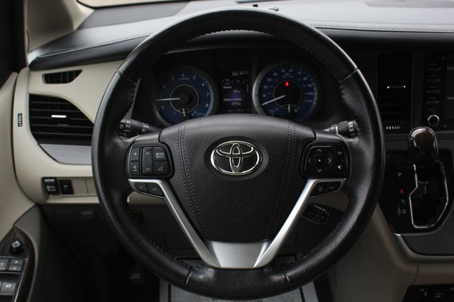 2020 Toyota Sienna ON SALE...AWD XLE LEATHER, MOONROOF NEW  TIRES  - 22870735 - 33