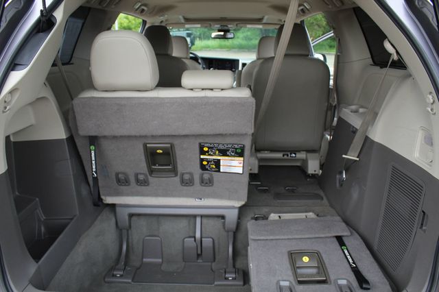 2020 Toyota Sienna ON SALE...AWD XLE LEATHER, MOONROOF NEW  TIRES  - 22870735 - 7