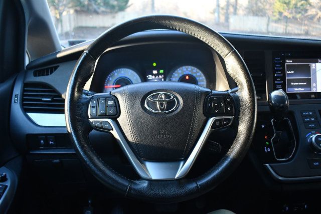 2020 Toyota Sienna SE AWD 7-Passenger - 22958218 - 15