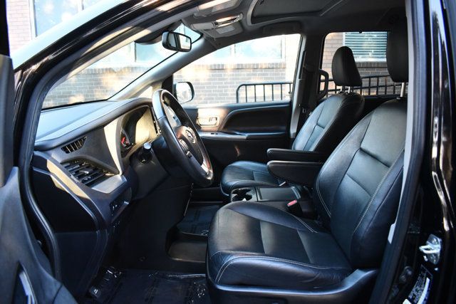 2020 Toyota Sienna SE AWD 7-Passenger - 22958218 - 21