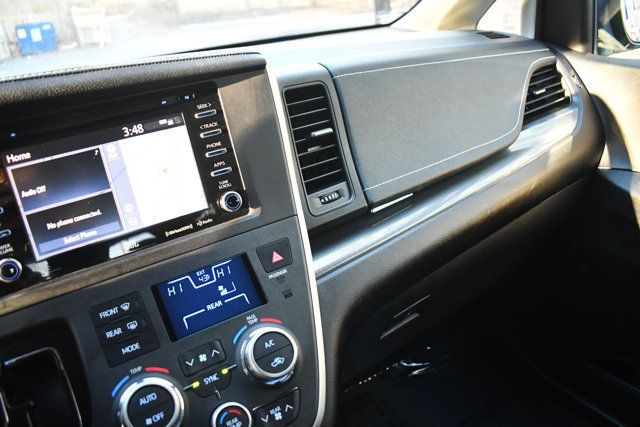 2020 Toyota Sienna SE AWD 7-Passenger - 22958218 - 26