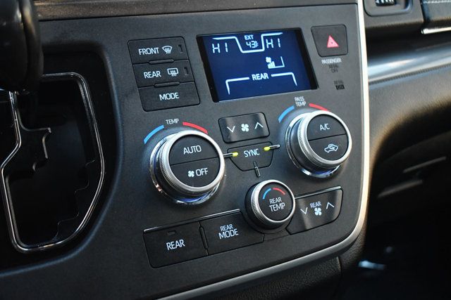 2020 Toyota Sienna SE AWD 7-Passenger - 22958218 - 36