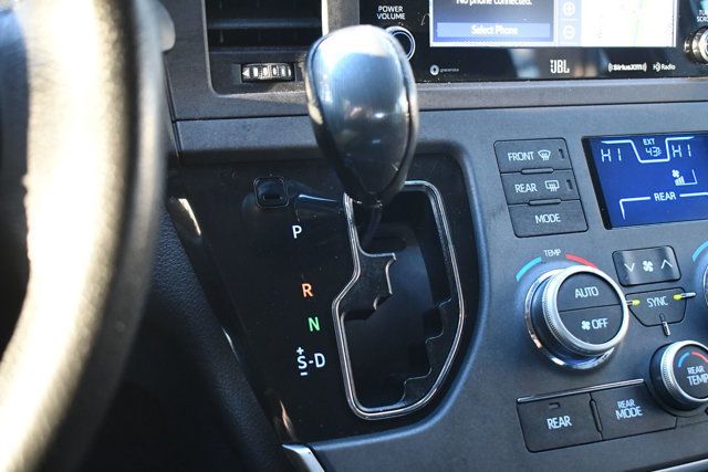 2020 Toyota Sienna SE AWD 7-Passenger - 22958218 - 37