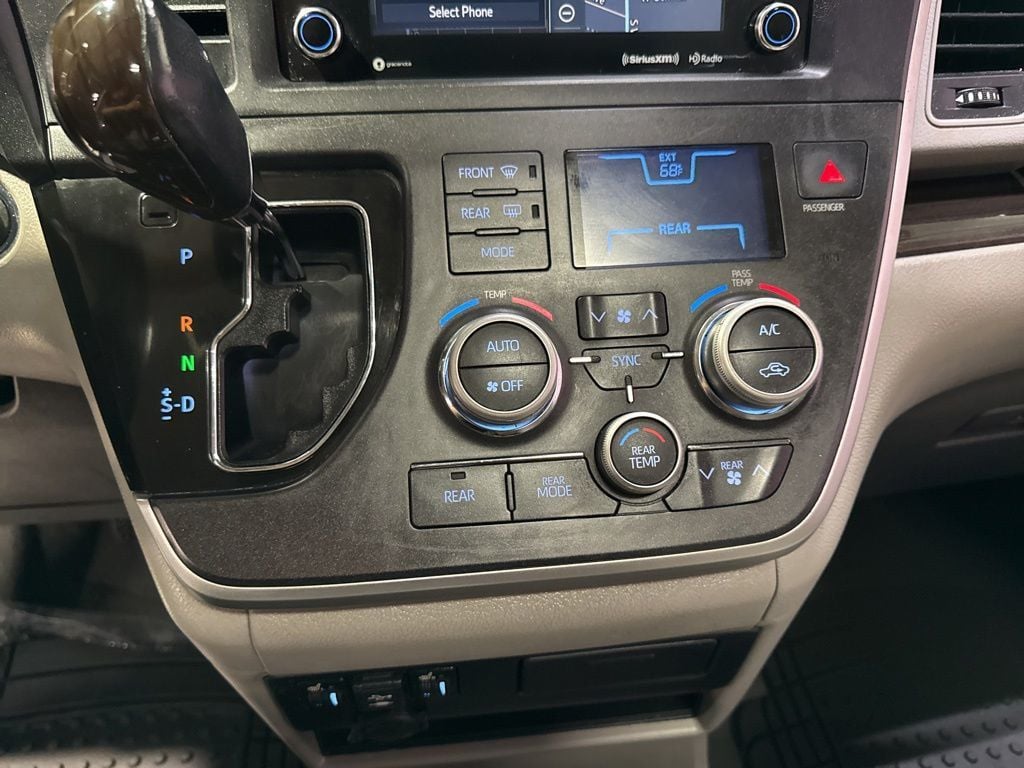 2020 Toyota Sienna XLE Automatic Access Seat FWD 7-Passenger - 23029108 - 18