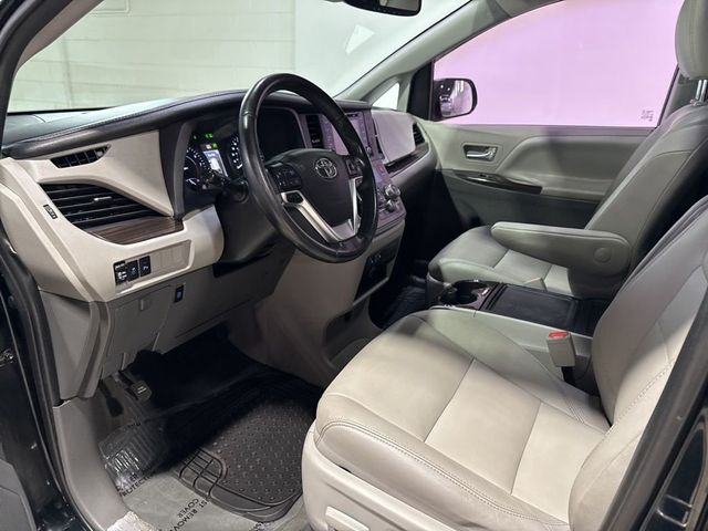2020 Toyota Sienna XLE Automatic Access Seat FWD 7-Passenger - 23029108 - 24
