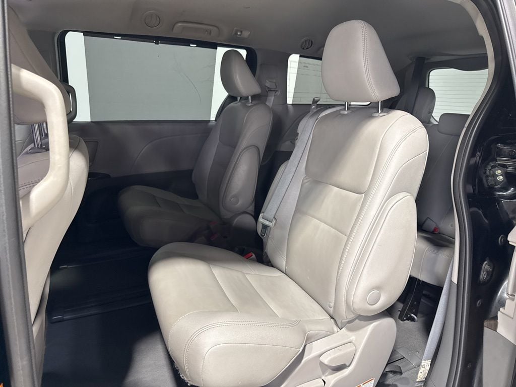 2020 Toyota Sienna XLE Automatic Access Seat FWD 7-Passenger - 23029108 - 31