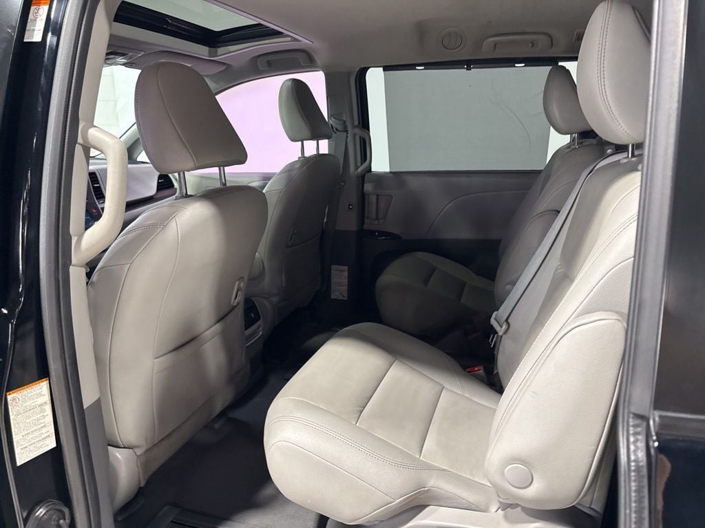 2020 Toyota Sienna XLE Automatic Access Seat FWD 7-Passenger - 23029108 - 32