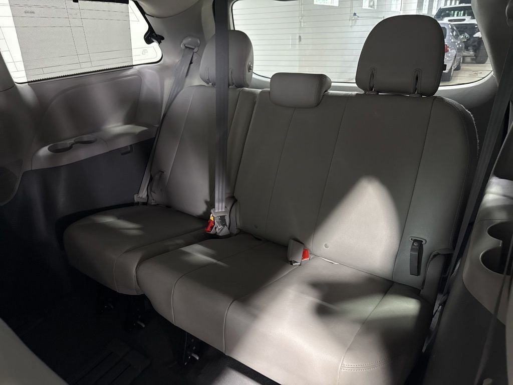 2020 Toyota Sienna XLE Automatic Access Seat FWD 7-Passenger - 23029108 - 33
