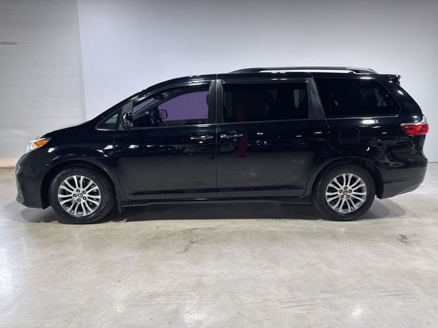 2020 Toyota Sienna XLE Automatic Access Seat FWD 7-Passenger - 23029108 - 3