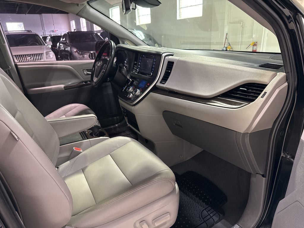 2020 Toyota Sienna XLE Automatic Access Seat FWD 7-Passenger - 23029108 - 42