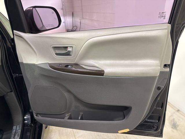 2020 Toyota Sienna XLE Automatic Access Seat FWD 7-Passenger - 23029108 - 45