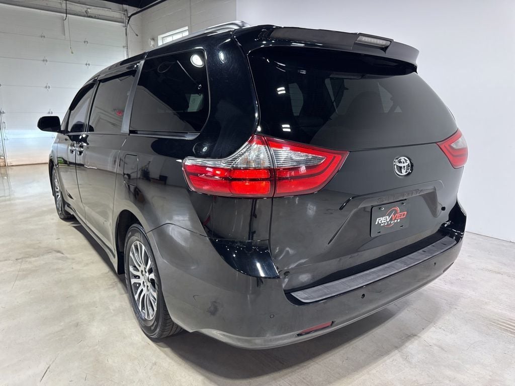 2020 Toyota Sienna XLE Automatic Access Seat FWD 7-Passenger - 23029108 - 4