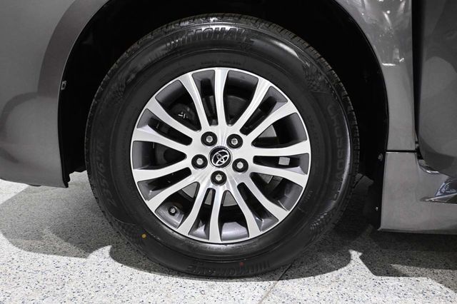 2020 Toyota Sienna XLE Automatic Access Seat FWD 7-Passenger - 23044281 - 11