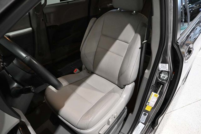 2020 Toyota Sienna XLE Automatic Access Seat FWD 7-Passenger - 23044281 - 13