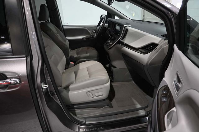2020 Toyota Sienna XLE Automatic Access Seat FWD 7-Passenger - 23044281 - 14