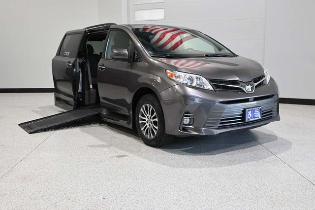 2020 Toyota Sienna XLE Automatic Access Seat FWD 7-Passenger - 23044281 - 1