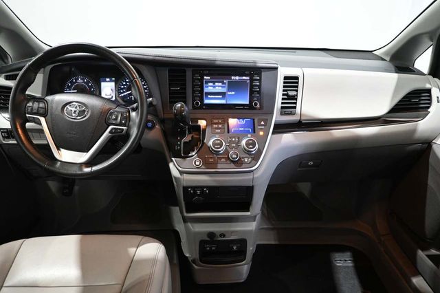2020 Toyota Sienna XLE Automatic Access Seat FWD 7-Passenger - 23044281 - 21