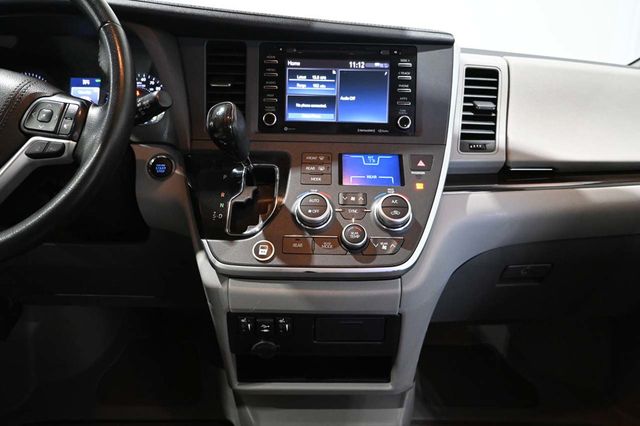2020 Toyota Sienna XLE Automatic Access Seat FWD 7-Passenger - 23044281 - 22