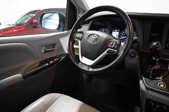 2020 Toyota Sienna XLE Automatic Access Seat FWD 7-Passenger - 23044281 - 23