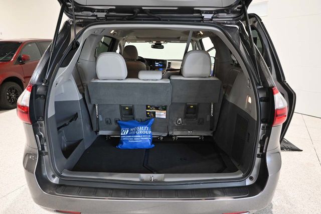 2020 Toyota Sienna XLE Automatic Access Seat FWD 7-Passenger - 23044281 - 24