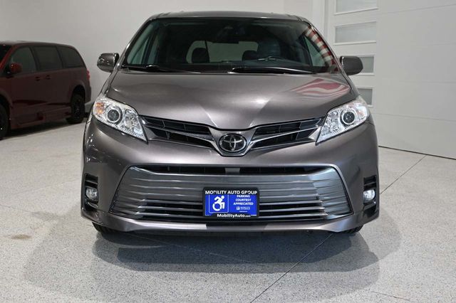 2020 Toyota Sienna XLE Automatic Access Seat FWD 7-Passenger - 23044281 - 3