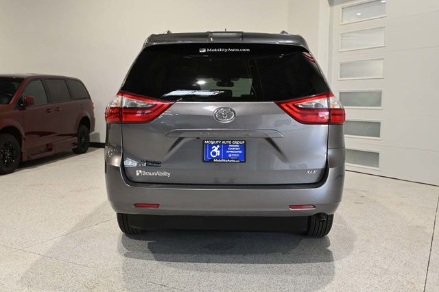 2020 Toyota Sienna XLE Automatic Access Seat FWD 7-Passenger - 23044281 - 6