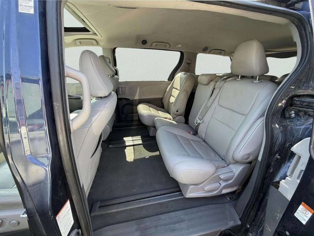 2020 Toyota Sienna XLE Automatic Access Seat FWD 7-Passenger - 23002112 - 17