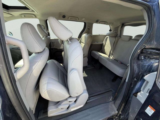 2020 Toyota Sienna XLE Automatic Access Seat FWD 7-Passenger - 23002112 - 18