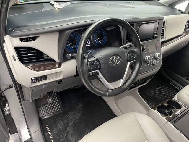2020 Toyota Sienna XLE AWD 7-Passenger - 22995943 - 10
