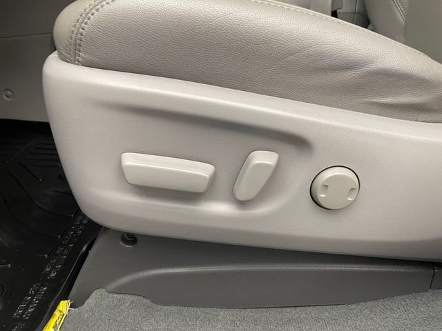 2020 Toyota Sienna XLE AWD 7-Passenger - 22995943 - 13