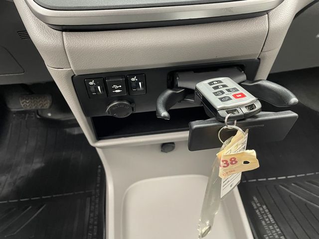 2020 Toyota Sienna XLE AWD 7-Passenger - 22995943 - 27