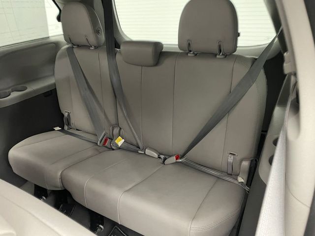 2020 Toyota Sienna XLE AWD 7-Passenger - 22995943 - 33