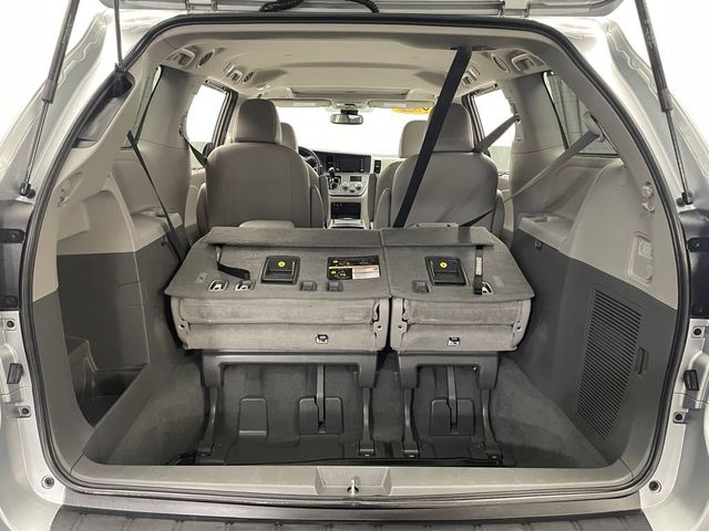 2020 Toyota Sienna XLE AWD 7-Passenger - 22995943 - 38