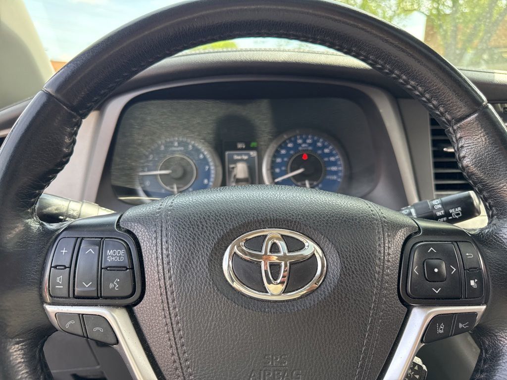 2020 Toyota Sienna XLE FWD 8-Passenger - 23029108 - 7