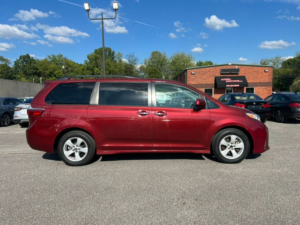 2020 Toyota Sienna XLE FWD 8-Passenger - 22619355 - 1