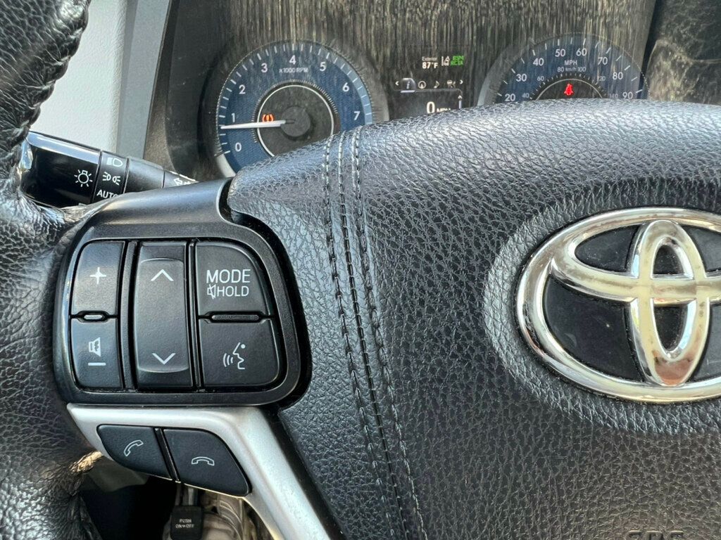 2020 Toyota Sienna XLE FWD 8-Passenger - 22619355 - 21